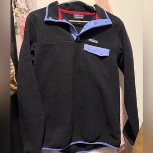 Black/purple Patagonia synchilla fleece